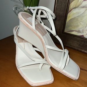 NWT Dolce Vita Gemini Wedges Cream Size 9 no box